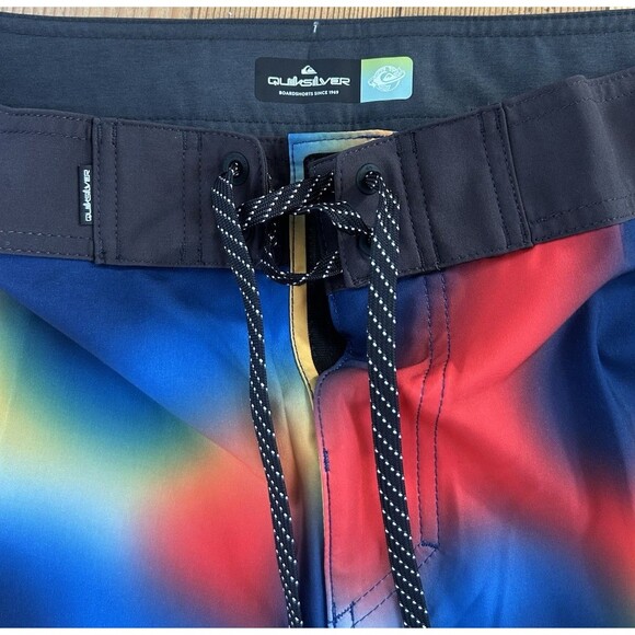 Quiksilver Men's Surfsilk Scallop 19" Boardshorts Swim Shorts Beach Surf Size 34 - Picture 3 of 5
